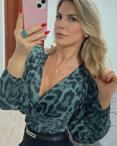 Photo de ariane44, 44 ans, soumise à Lille